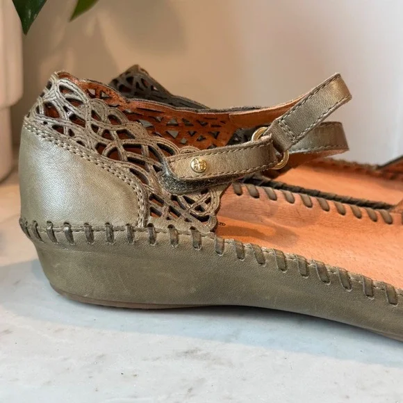 Pikolinos Mary Jane Flats Womens 38 Olive Green Leather Laser Cut Boho *Read - Picture 3 of 11